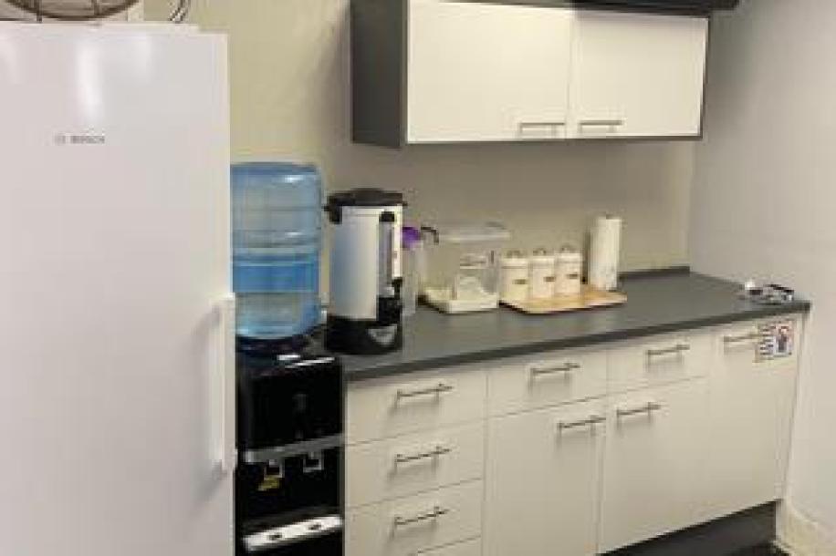 Commercial Property to Rent in Somerset West Mall Triangle-7