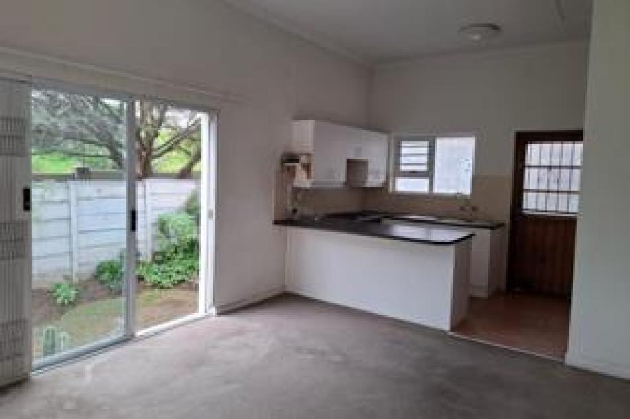 3 Bedroom Townhouse to Rent in Somerset Ridge-3