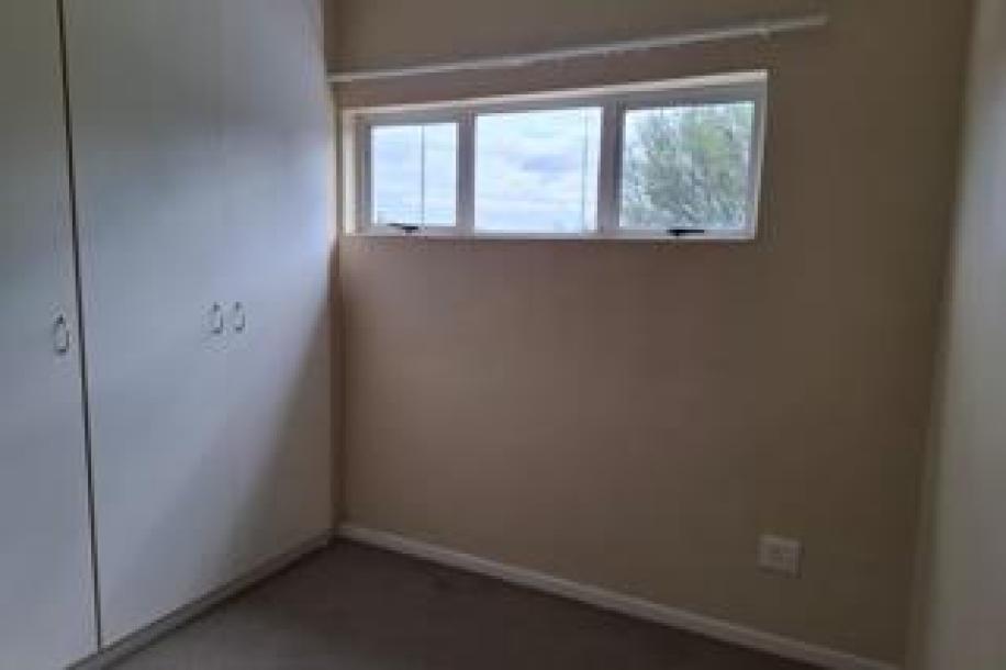 3 Bedroom Townhouse to Rent in Somerset Ridge-8