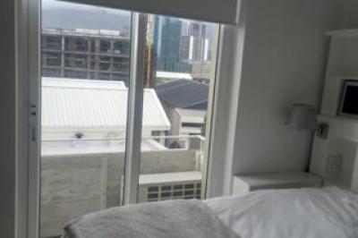 2 Bedroom Apartment / Flat to Rent in Cape Town City Centre